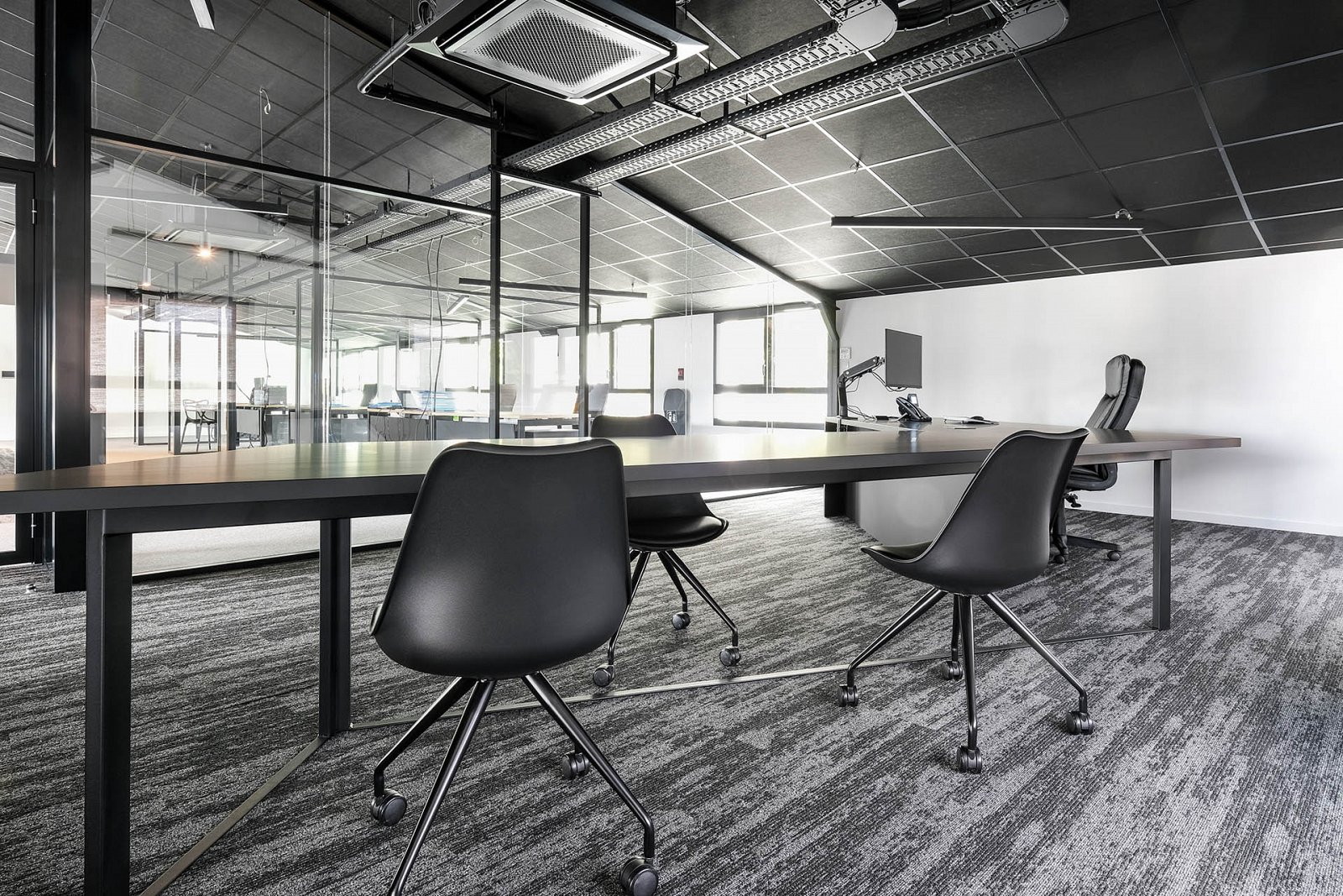 Bureau de direction sur mesure réalisé à l'ébéniste-designer Guillaume Bouvet 