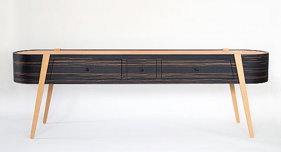 Enfilade sur mesure en chêne conçue par l'atelier Guillaume Bouvet.